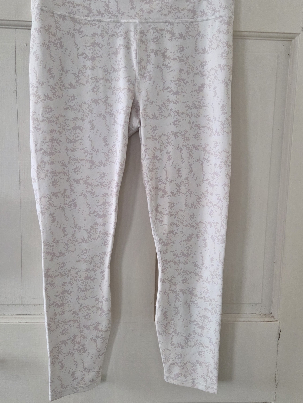 Fabletics White Leggings with Pale Pink Speckle